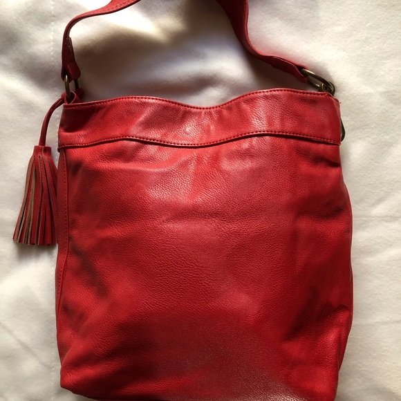 Faux leather bucket bag by Carlos Santana - Picture 3 of 5